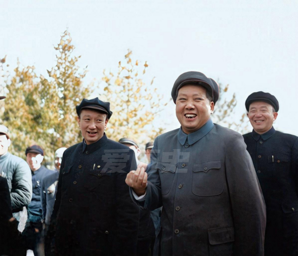 1953年毛主席拜谒中山陵 坚持走大道 笑称陈老总指挥不灵了